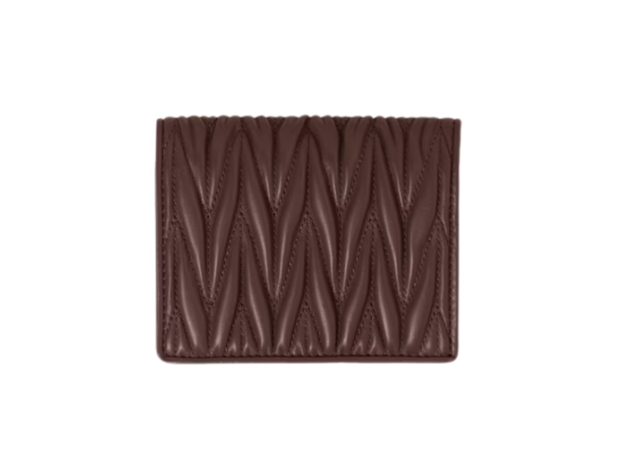 https://d2cva83hdk3bwc.cloudfront.net/5mv204-2fpp-f0nbl-miu-miu-matelasse-small-nappa-leather-wallet-sugar-3.jpg