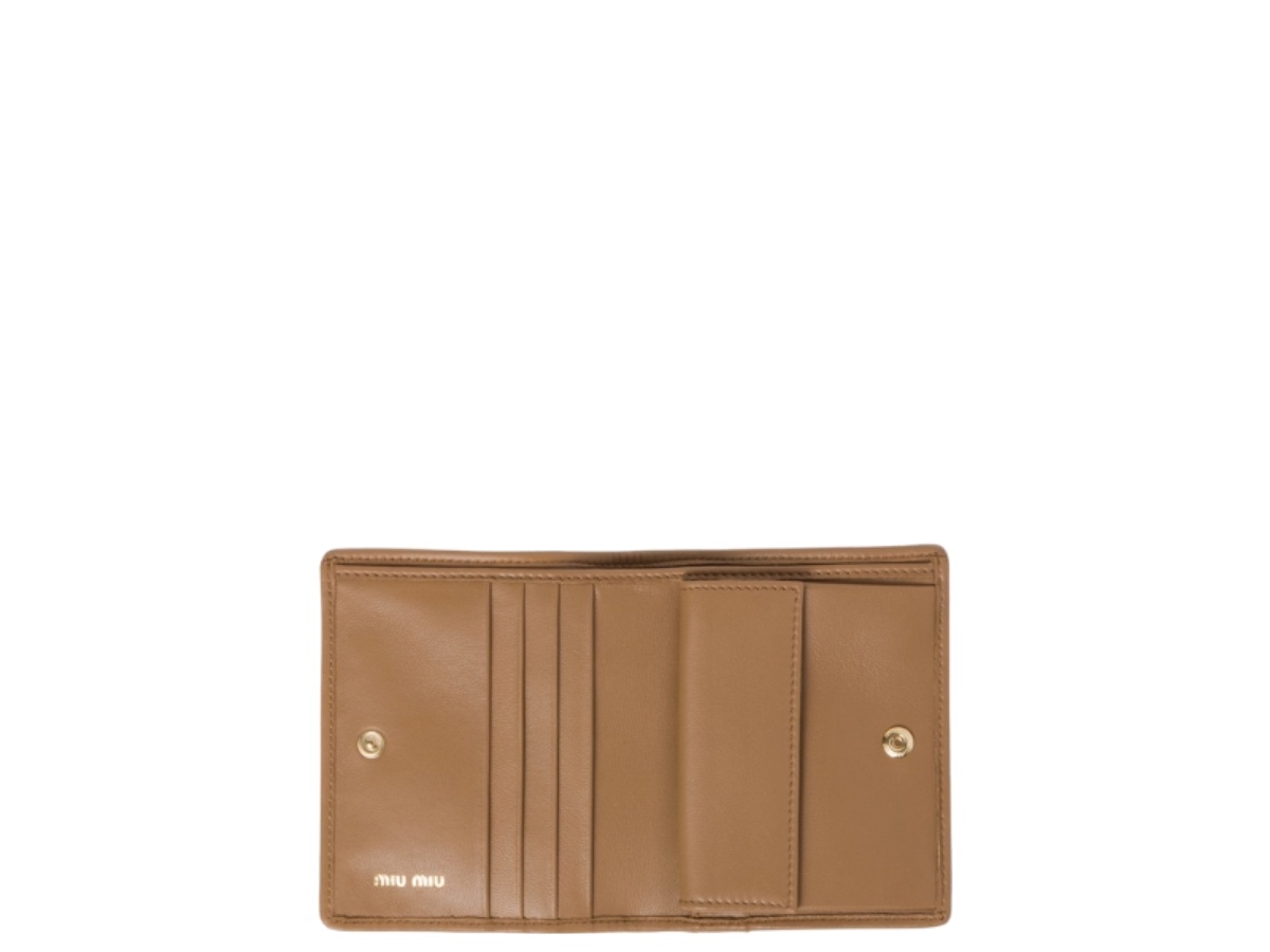 https://d2cva83hdk3bwc.cloudfront.net/5mv204-afpp-f098l-miu-miu-small-matelass-nappa-wallet-caramel-2.jpg