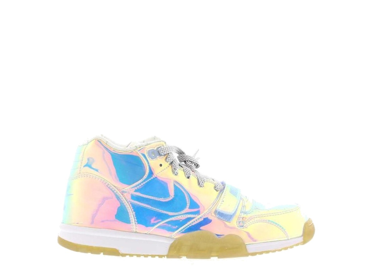 https://d2cva83hdk3bwc.cloudfront.net/607081-900-nike-air-trainer-1-super-bowl-hologram-1.jpg