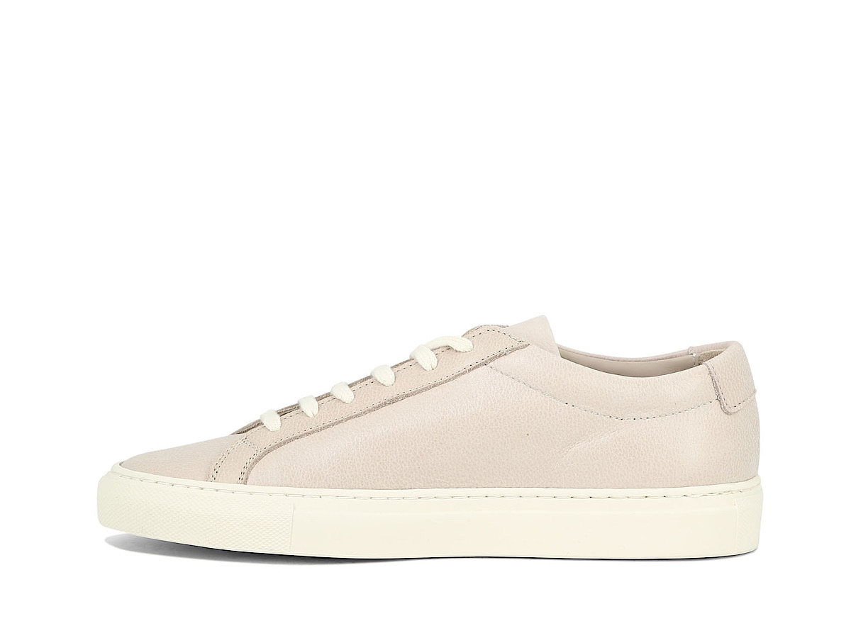https://d2cva83hdk3bwc.cloudfront.net/61230600-common-projects-achilles-sneak-3.jpg