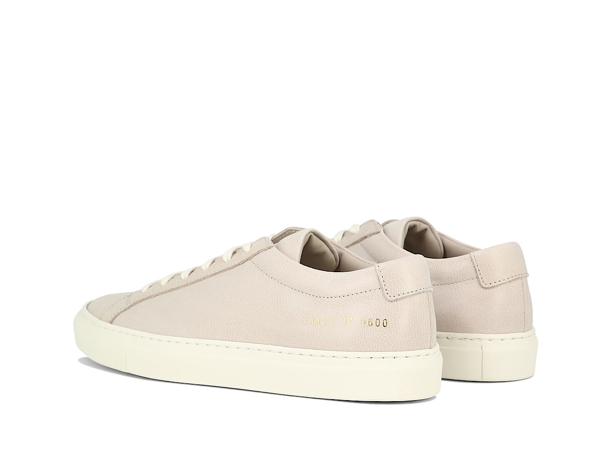 https://d2cva83hdk3bwc.cloudfront.net/61230600-common-projects-achilles-sneak-4.jpg