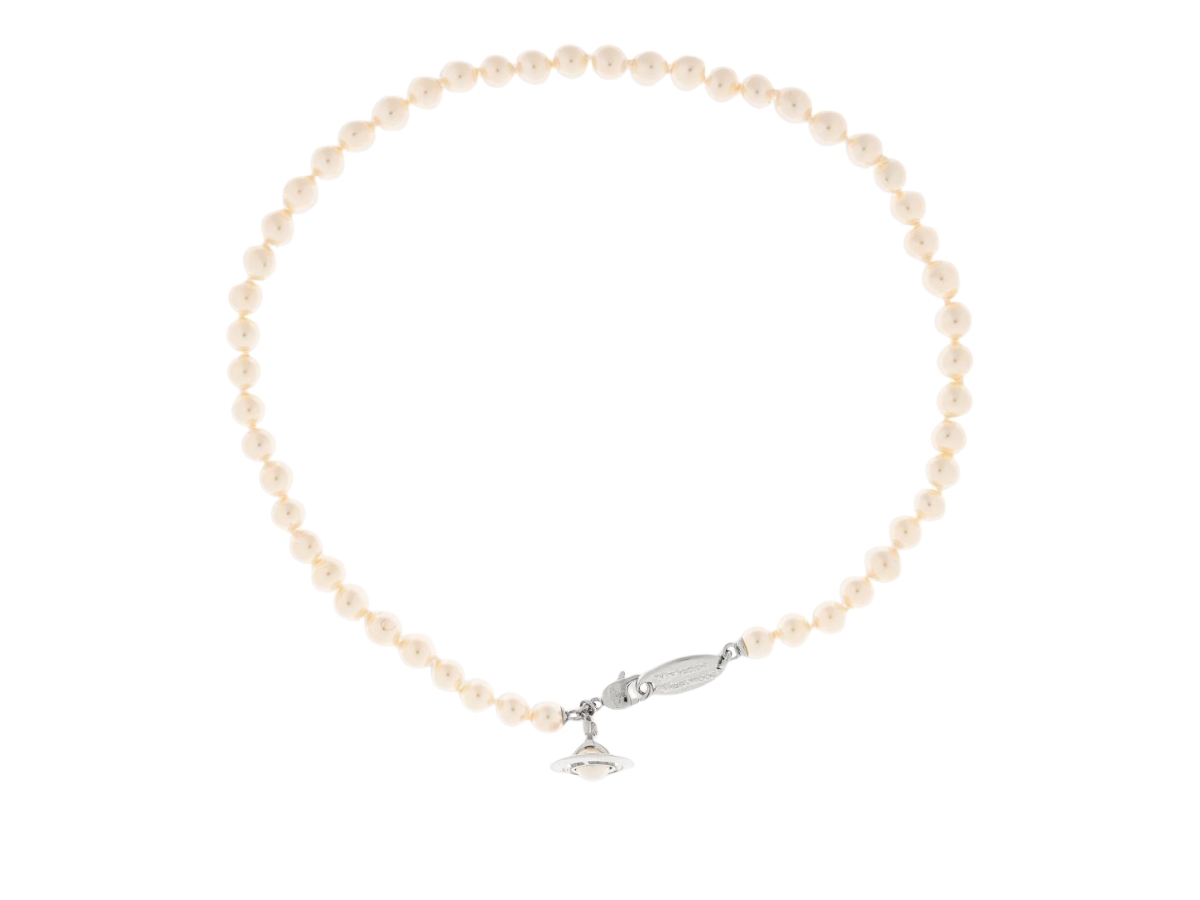 https://d2cva83hdk3bwc.cloudfront.net/6301013e02p113-vivienne-westwood-orb-plaque-necklace-artificial-pearl-1.jpg