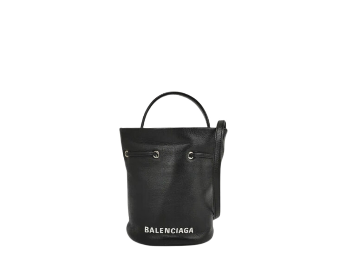 https://d2cva83hdk3bwc.cloudfront.net/638342-rr1555-balenciaga-everyday-bucket-bag-black-1.jpg