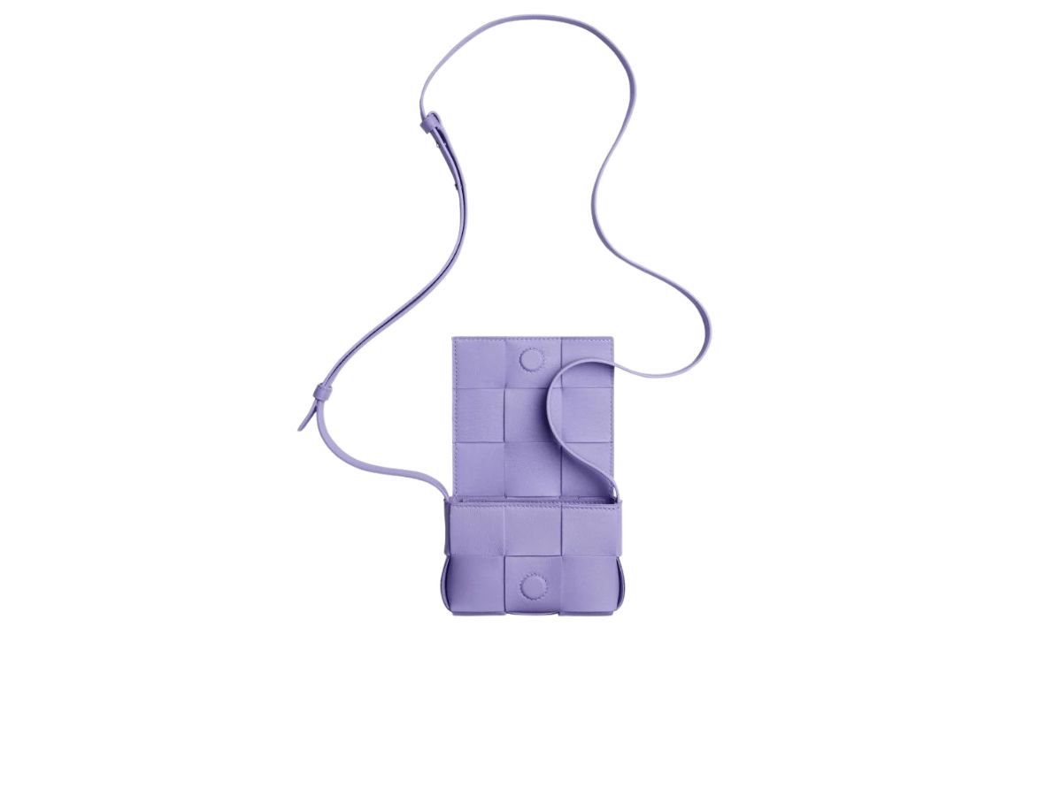 https://d2cva83hdk3bwc.cloudfront.net/666688vmay14214-bottega-veneta-candy-cassette-purple-4.jpg
