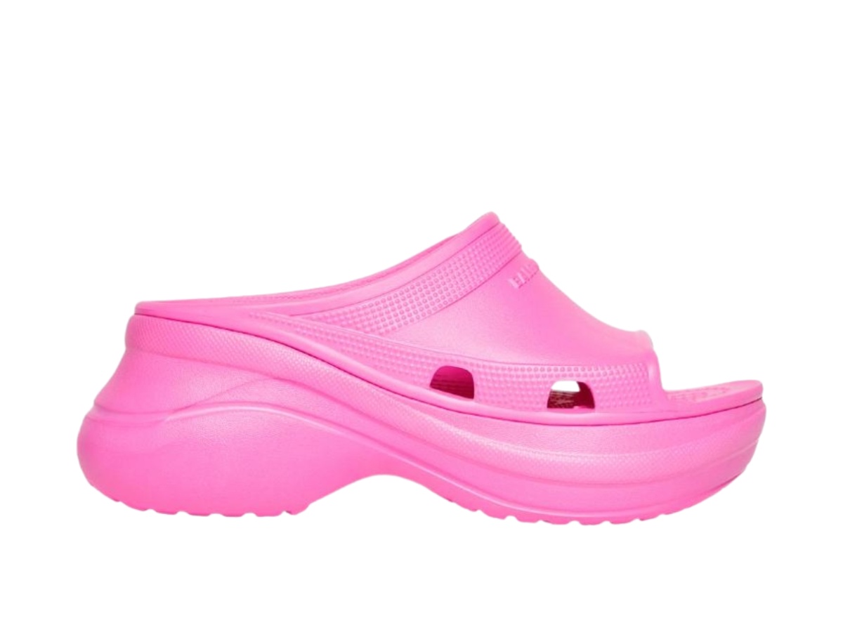 https://d2cva83hdk3bwc.cloudfront.net/677389w1s8e5300-balenciaga-x-crocs-pool-slides-pink-women-s-1.jpg