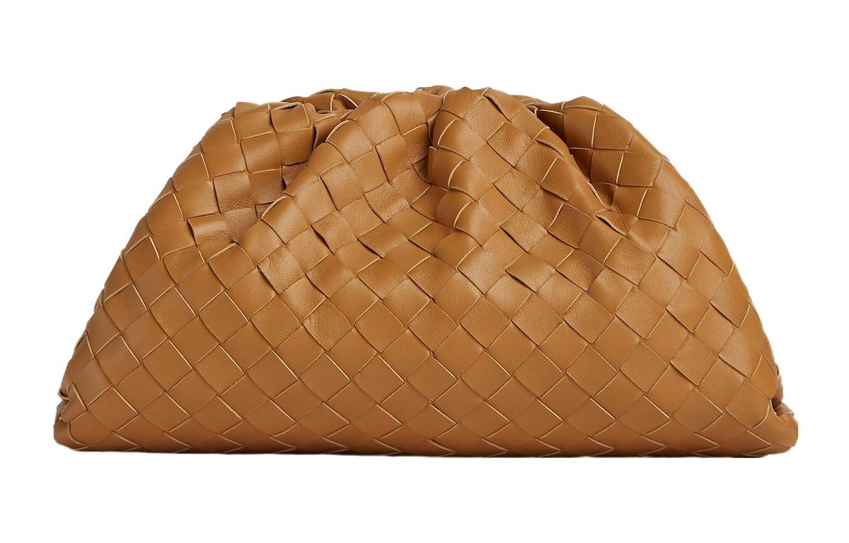 https://d2cva83hdk3bwc.cloudfront.net/698895VCPP09830-bottega-veneta-pouch-cloud-bag-clutches-1.jpg