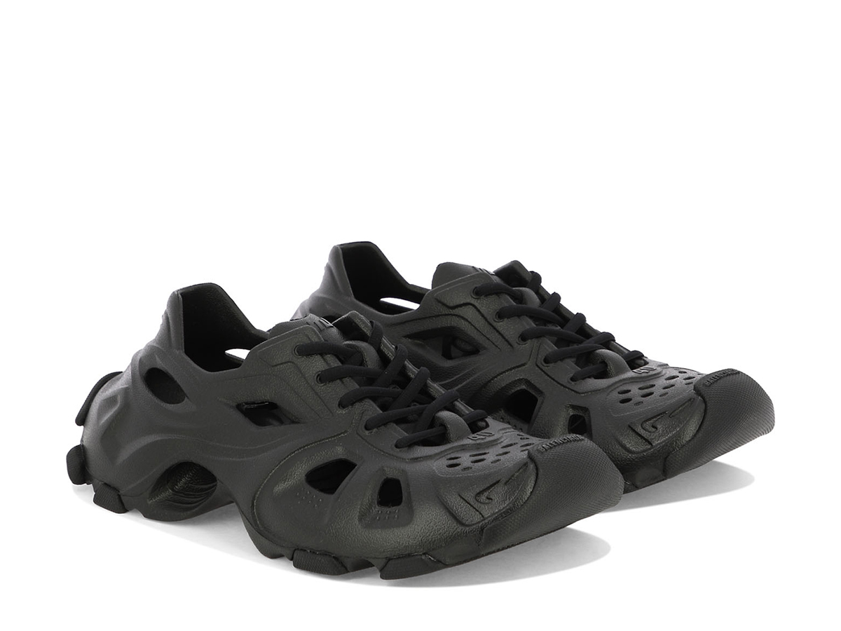 https://d2cva83hdk3bwc.cloudfront.net/702421W3CES1000-balenciaga-hd-laceup-sneakersb-2.jpg