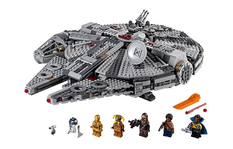 https://d2cva83hdk3bwc.cloudfront.net/75257-lego-star-wars-millennium-falcon-set-75257-3.jpg