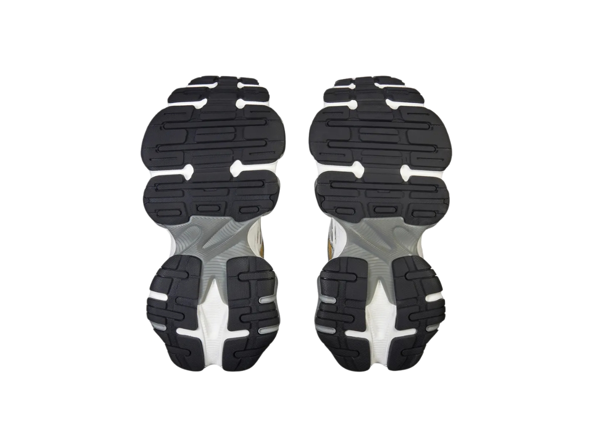 https://d2cva83hdk3bwc.cloudfront.net/785754w2mv19012-balenciaga-cargo-white-grey-4.jpg