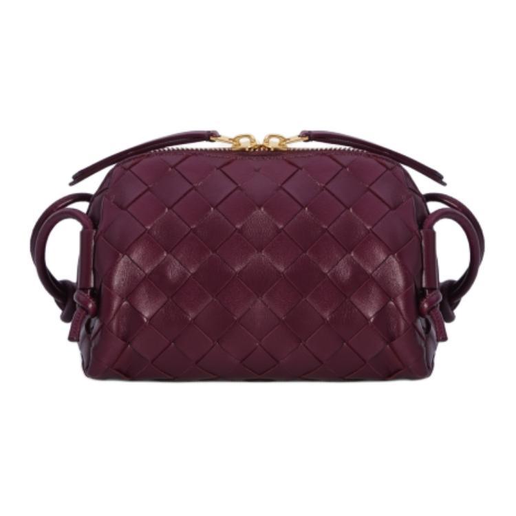 https://d2cva83hdk3bwc.cloudfront.net/794258VCPP12247-bottega-veneta-sheepskin-crossbody-one-shoulder-clutch-regular-women-s-red-1.jpg