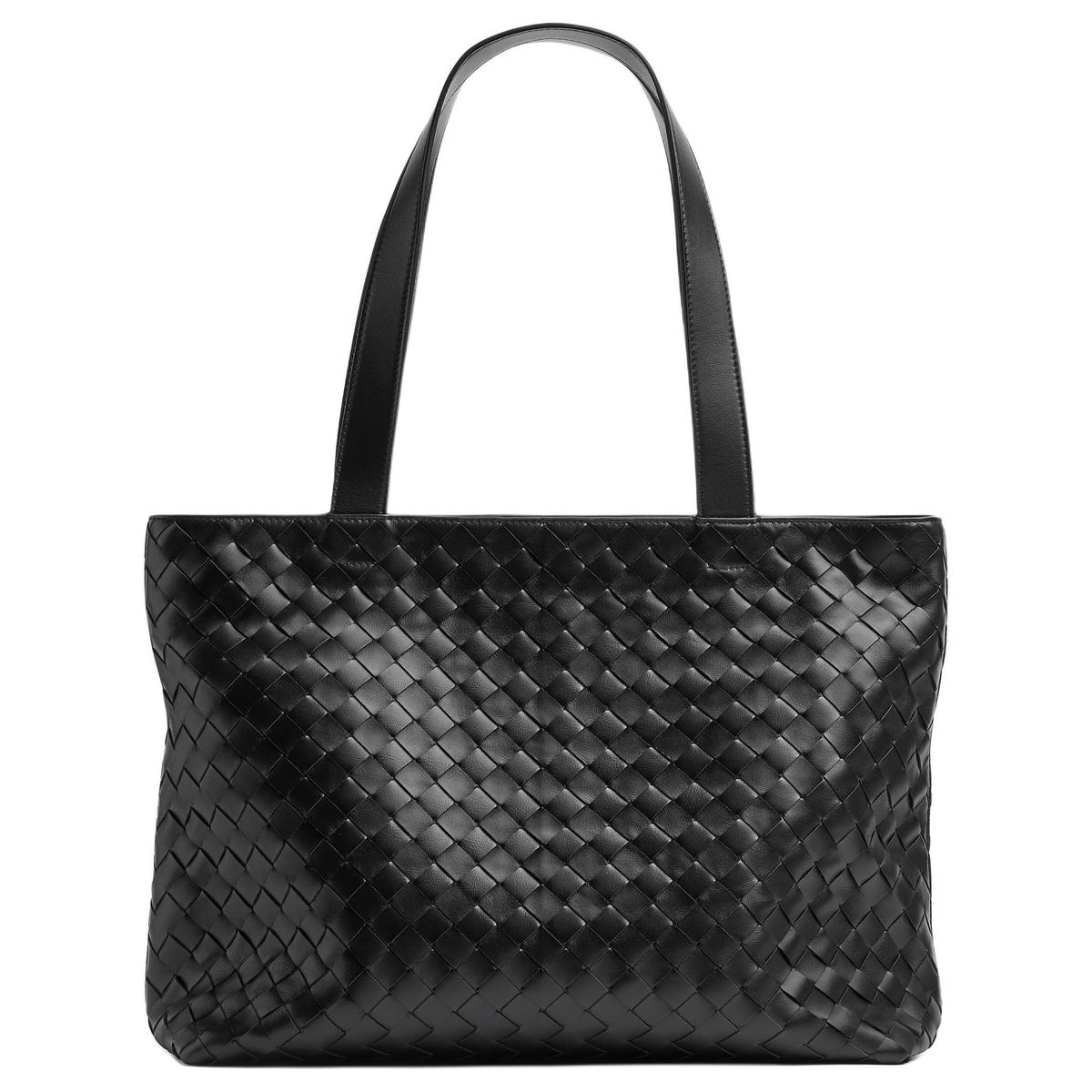 https://d2cva83hdk3bwc.cloudfront.net/795628V2HL18803-bottega-veneta-cow-leather-tote-bag-shopping-bag-handbag-small-size-men-s-black-1.jpg