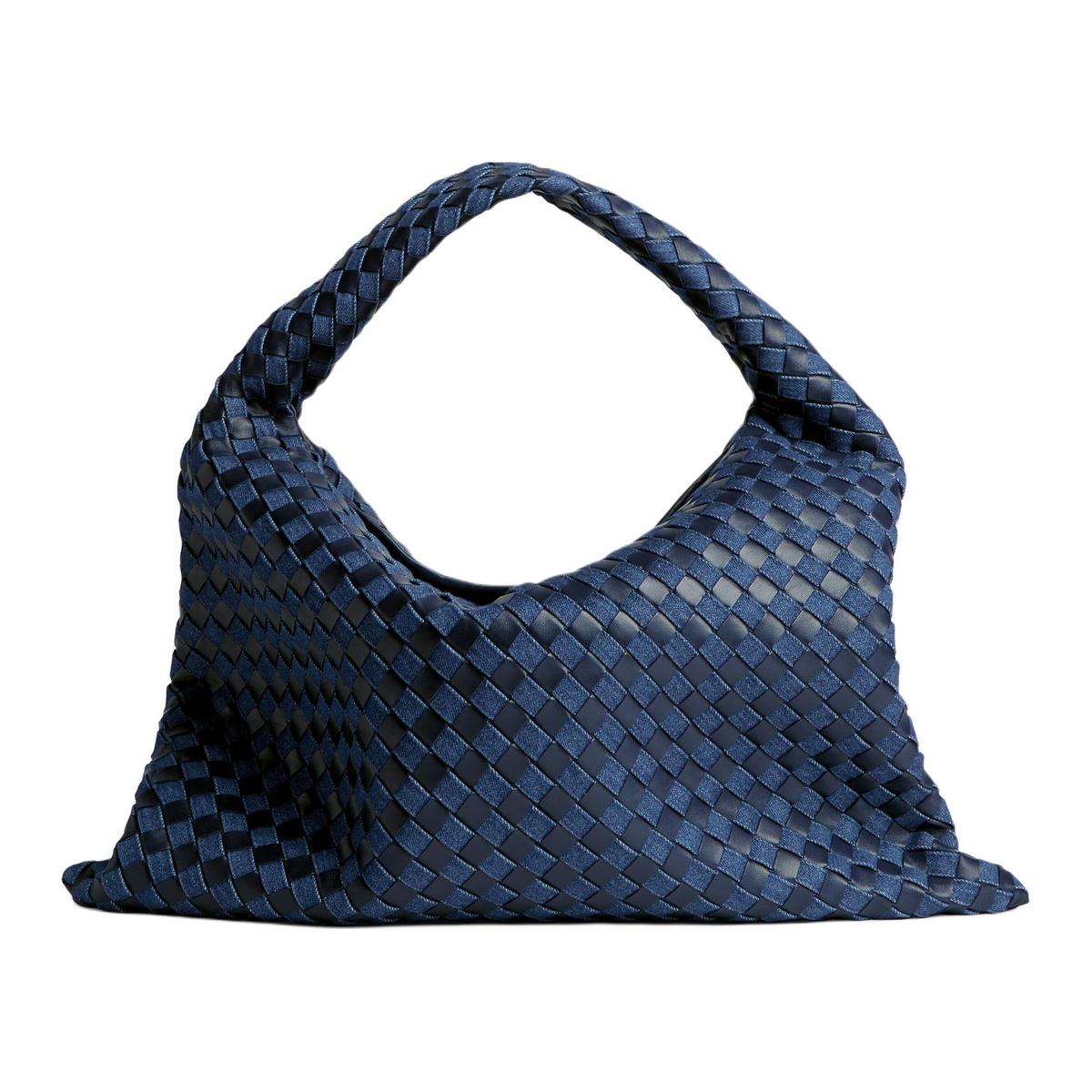https://d2cva83hdk3bwc.cloudfront.net/795949V48V14156-bottega-veneta-calfskin-one-shoulder-handbags-large-size-women-s-deep-abyss-blue-1.jpg