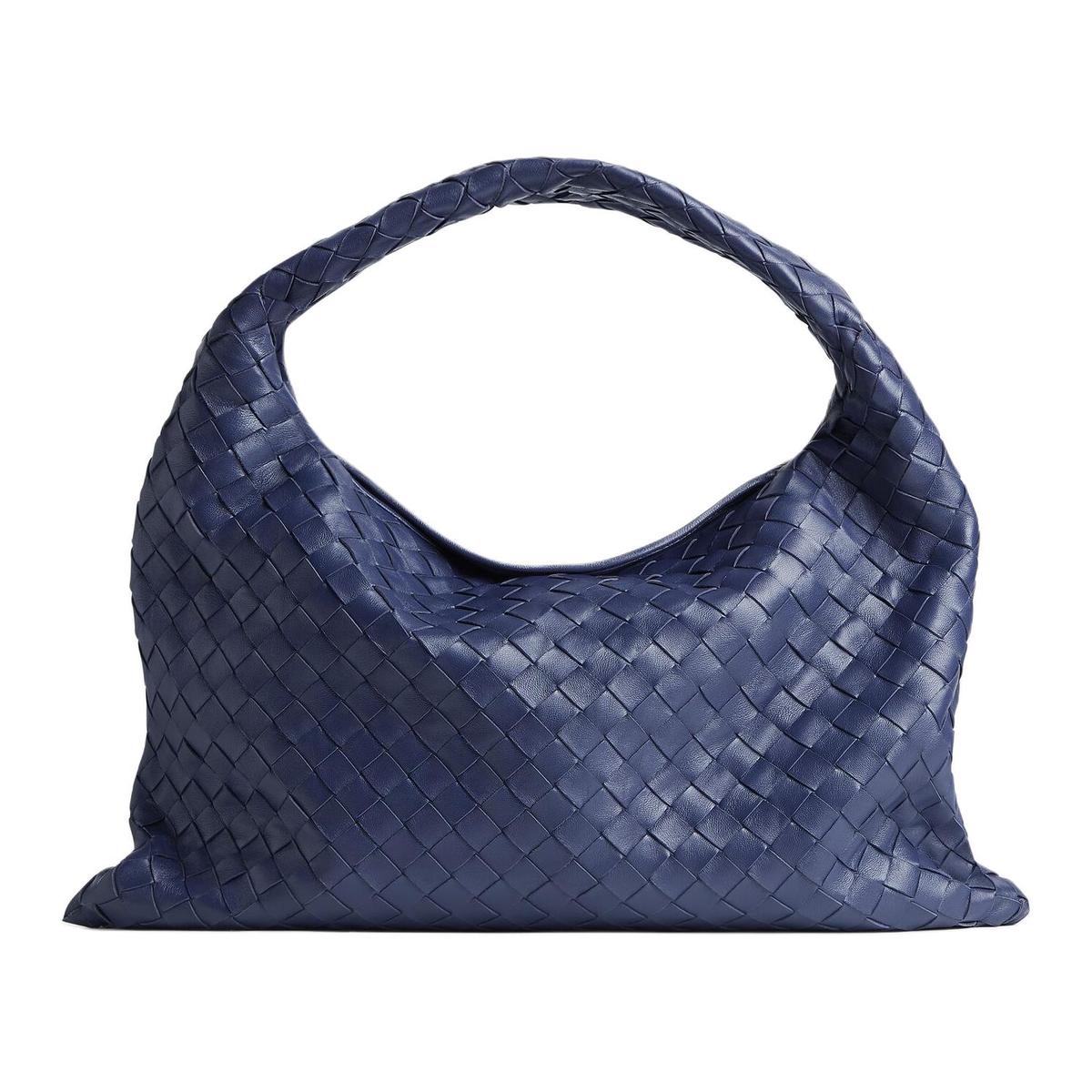 https://d2cva83hdk3bwc.cloudfront.net/796262V3IV14527-bottega-veneta-cow-leather-one-shoulder-handbags-small-size-women-s-duke-blue-1.jpg
