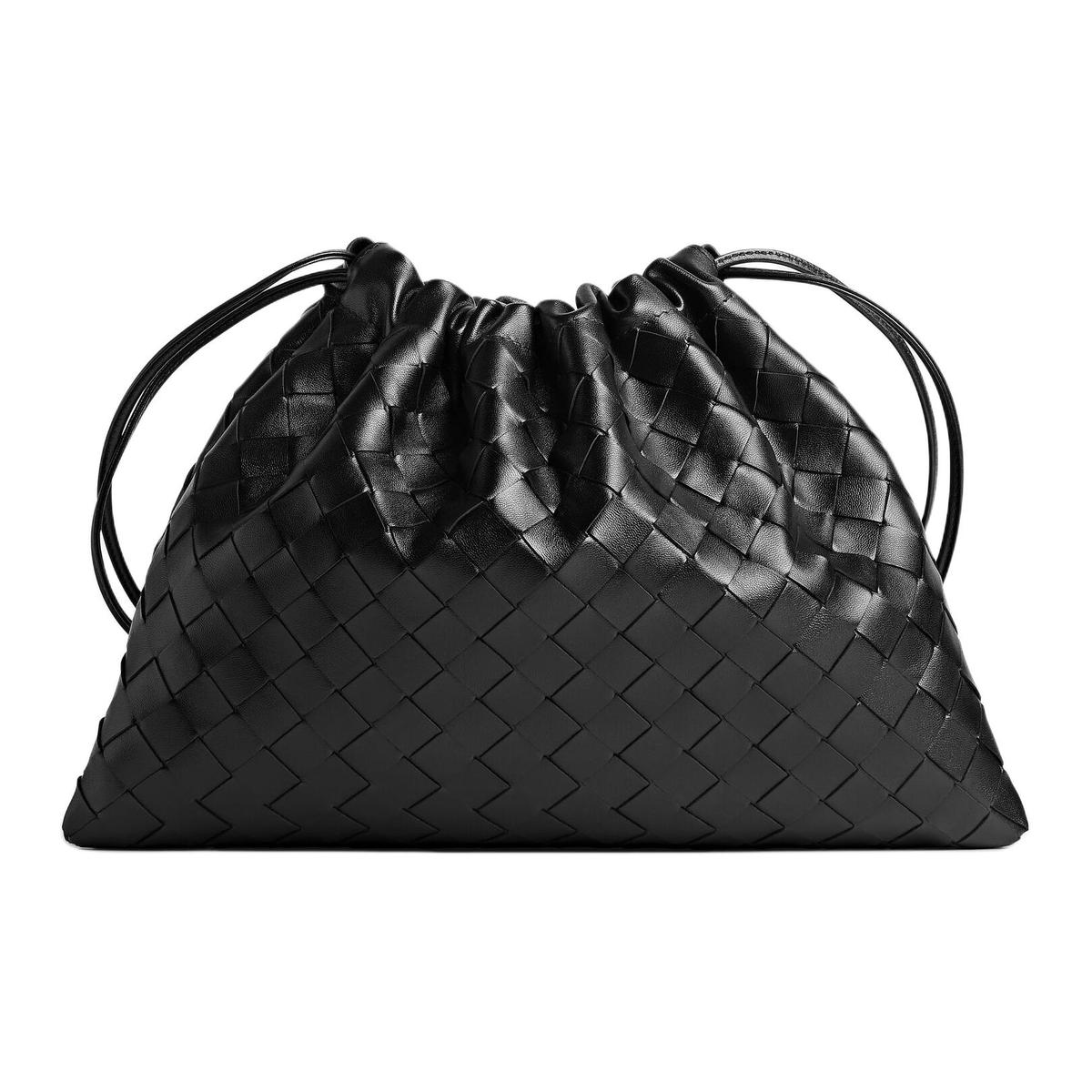 https://d2cva83hdk3bwc.cloudfront.net/796728V3IV11000-bottega-veneta-cow-leather-clutch-medium-size-women-s-black-1.jpg