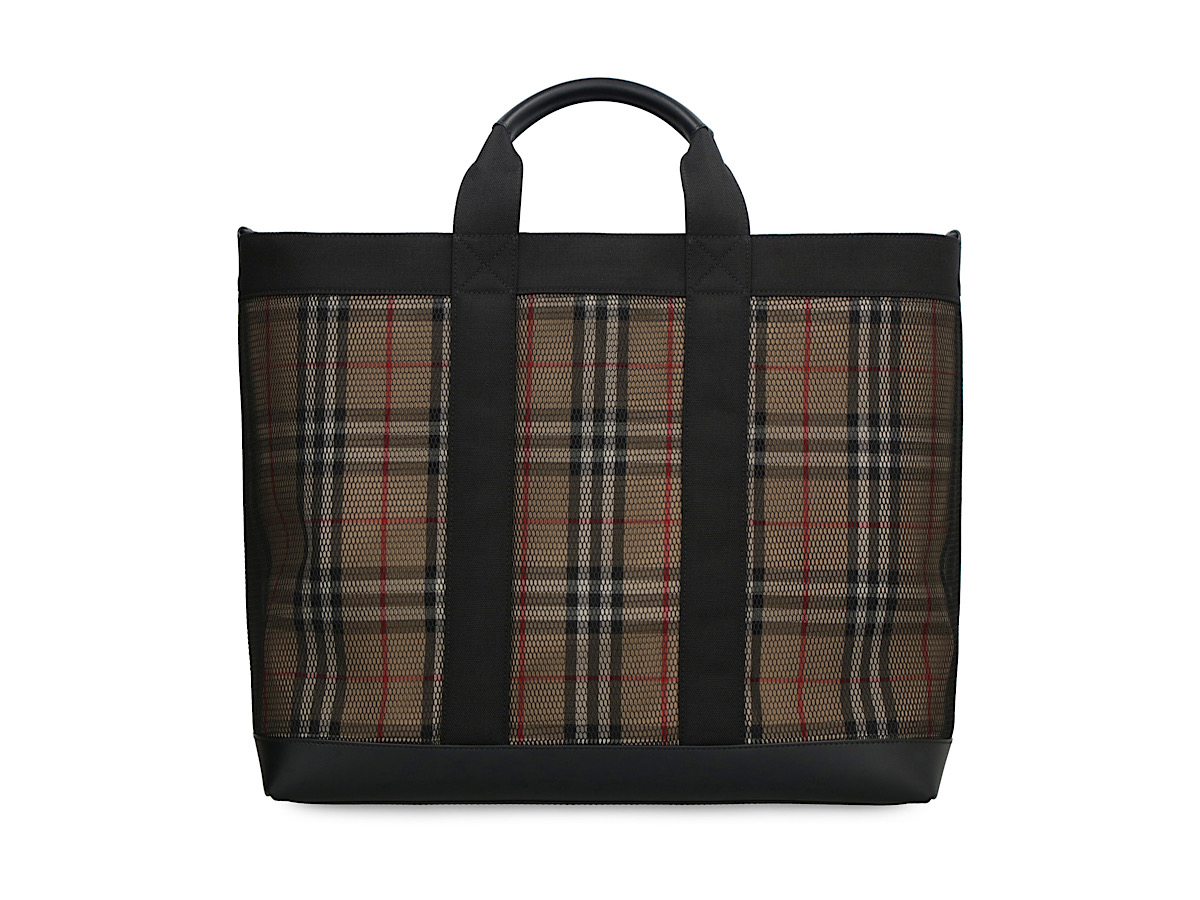 https://d2cva83hdk3bwc.cloudfront.net/8065820146382_A7026-burberry-vintage-check-print-t-2.jpg