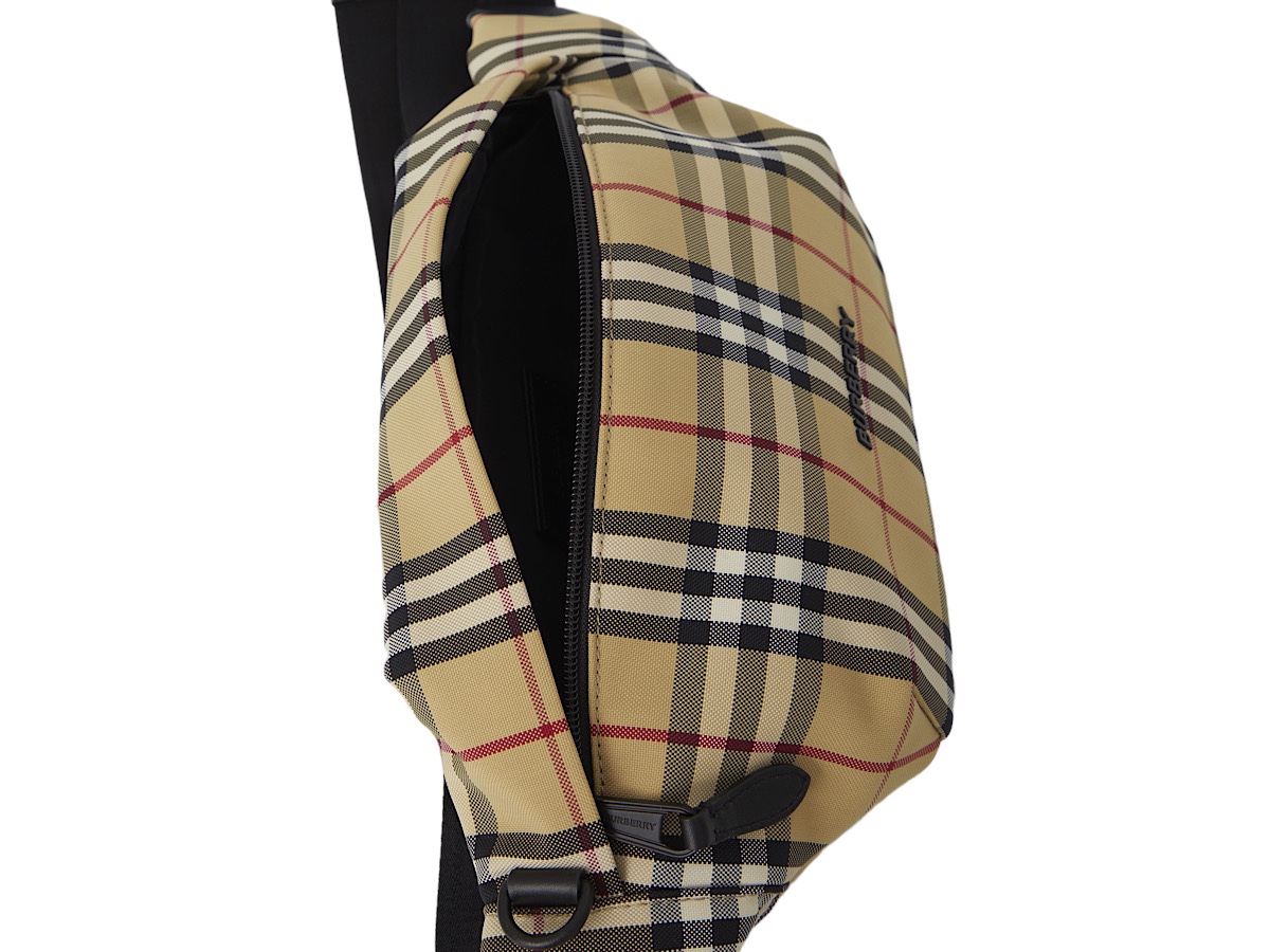 https://d2cva83hdk3bwc.cloudfront.net/8069755-burberry-sonny-beltpackbeige-1-4.jpg