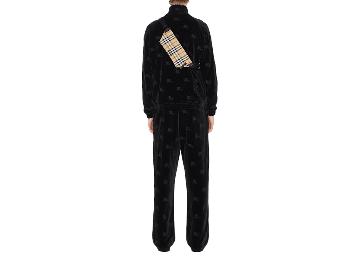 https://d2cva83hdk3bwc.cloudfront.net/8070660144226_A7026-burberry-stevie-vintage-check--2.jpg