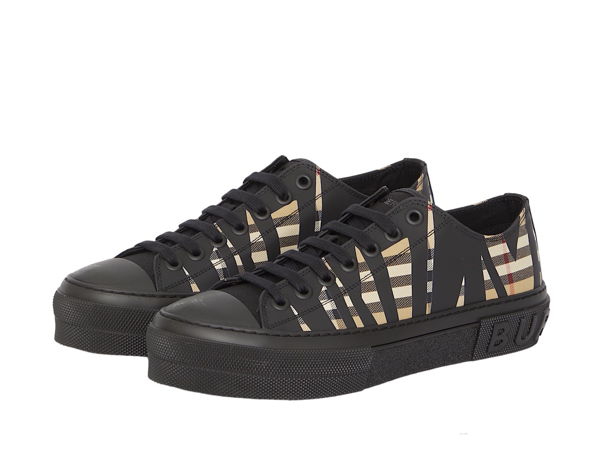 https://d2cva83hdk3bwc.cloudfront.net/8070831-burberry-burberry-sneakers-wit-2.jpg