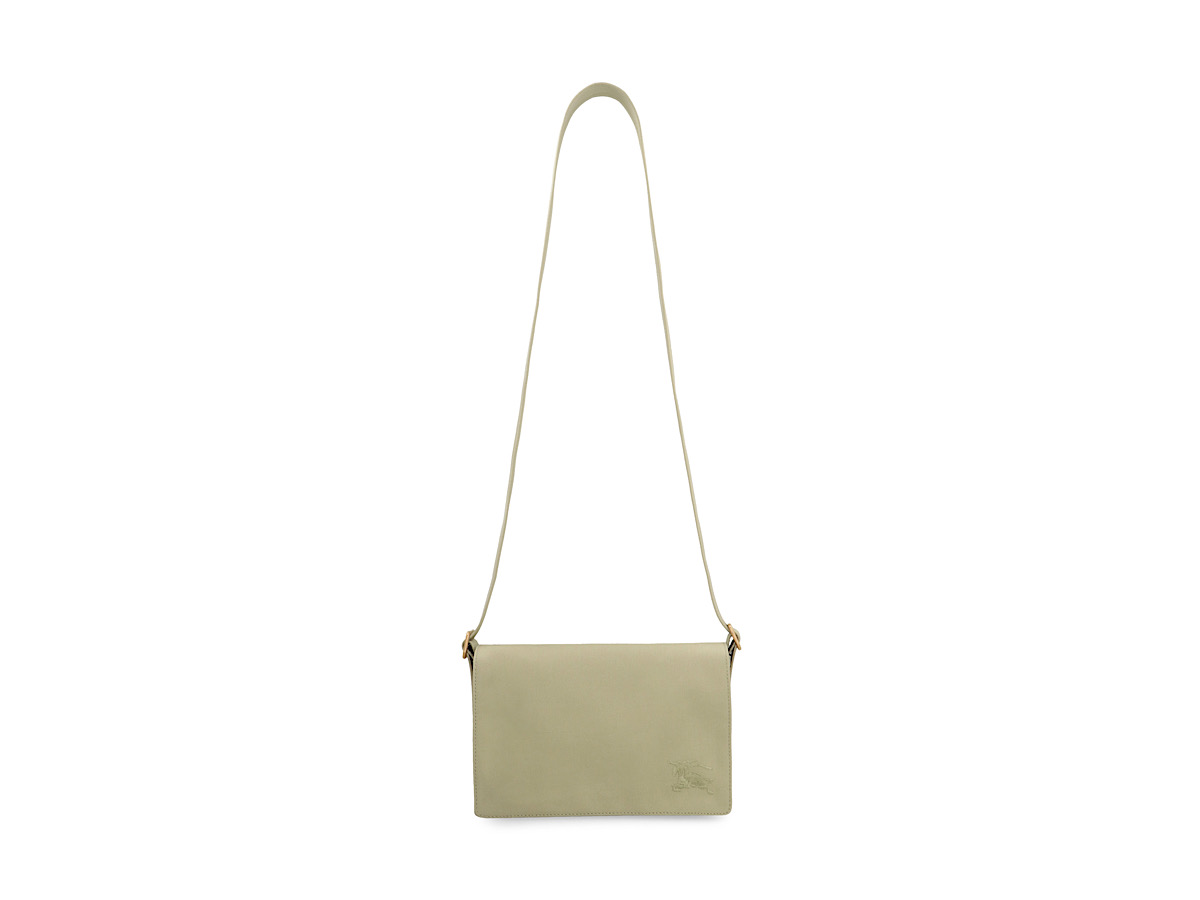 https://d2cva83hdk3bwc.cloudfront.net/8077398148254_B7311-burberry-trench-crossbody-bagg-5.jpg