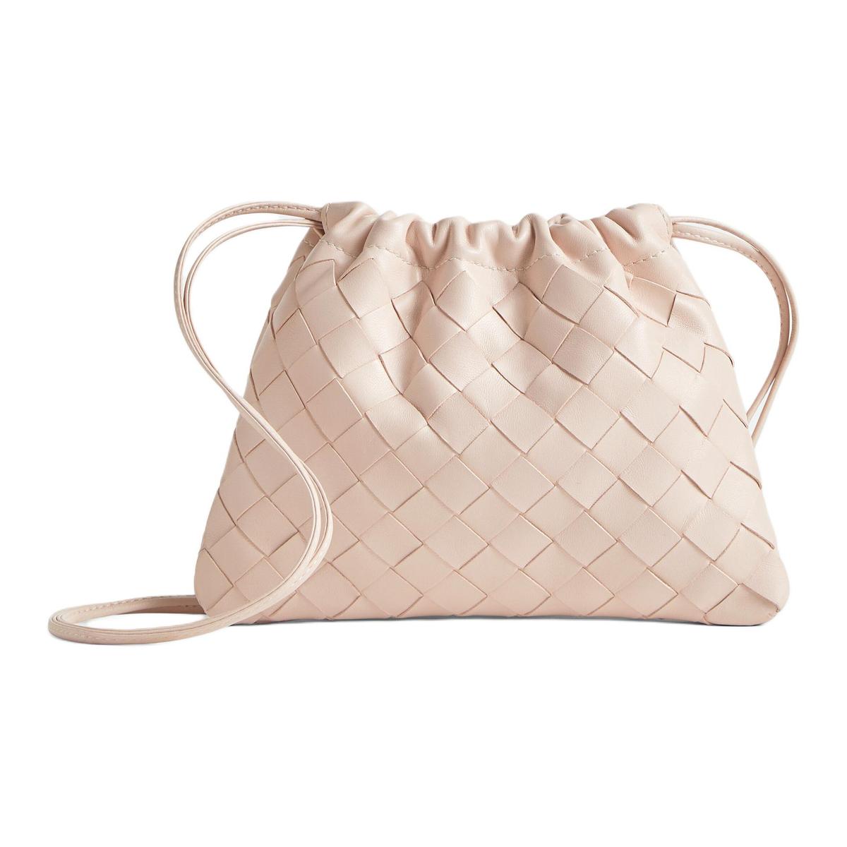 https://d2cva83hdk3bwc.cloudfront.net/816987V3IV16805-bottega-veneta-cow-leather-clutches-shoulder-bags-small-size-women-s-carved-pink-1.jpg