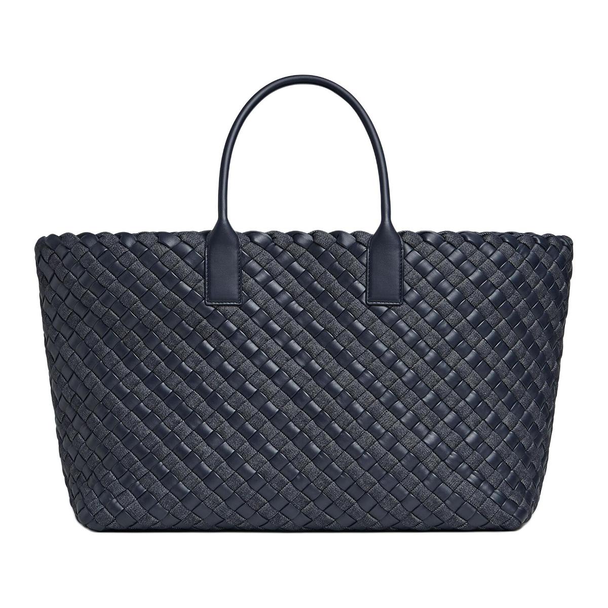 https://d2cva83hdk3bwc.cloudfront.net/817808V56F14051-bottega-veneta-intrecciato-cotton-tote-bag-shopping-bag-handbag-large-size-men-s-dark-indigo-space-1.jpg