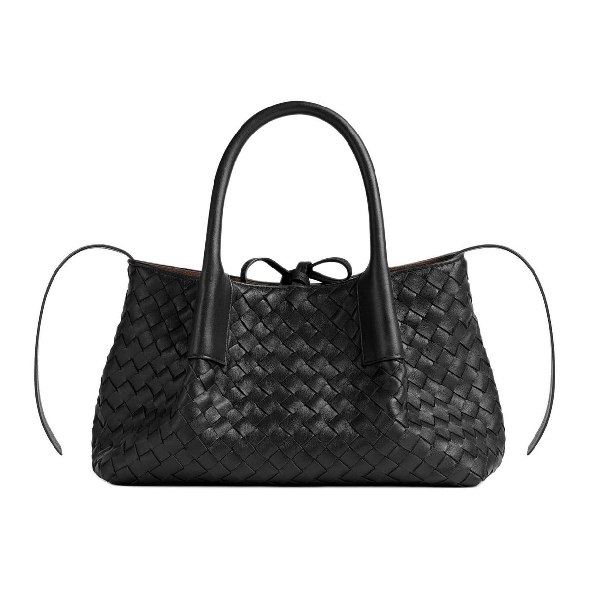 https://d2cva83hdk3bwc.cloudfront.net/819004V5AG11206-bottega-veneta-handbags-1.jpg