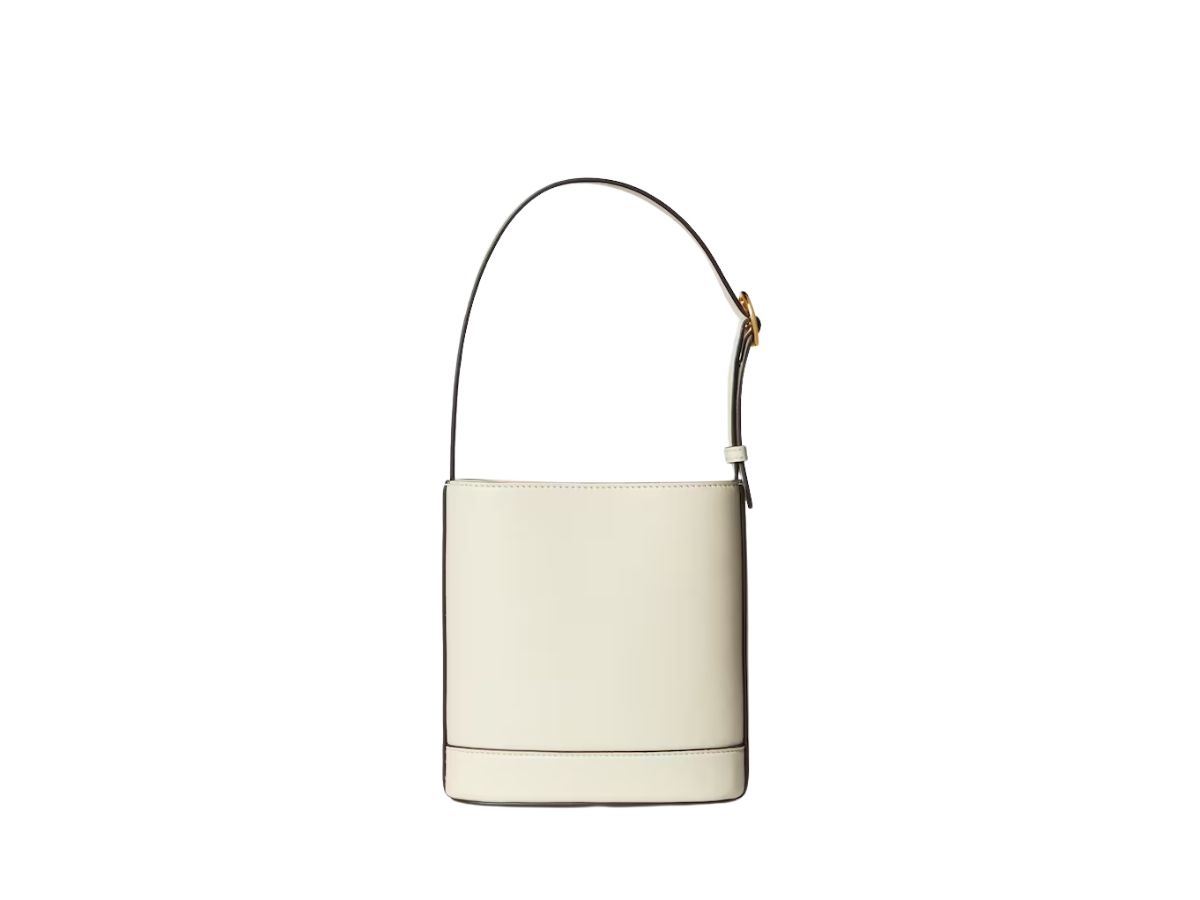 https://d2cva83hdk3bwc.cloudfront.net/833665-AAEC2-9540-gucci-73-mini-bucket-bag-spring-summer-2025-white-2.jpg