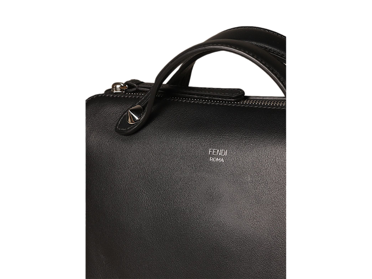 https://d2cva83hdk3bwc.cloudfront.net/8BL1461D5-fendi-raffia-fendi-bag--medium-3.jpg
