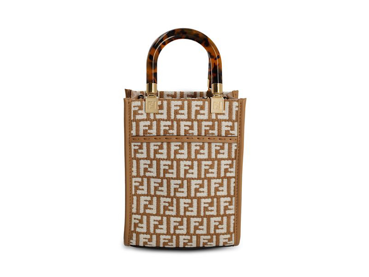 https://d2cva83hdk3bwc.cloudfront.net/8BS051AQ0X-fendi-fendi-mini-sunshine-shop-2.jpg