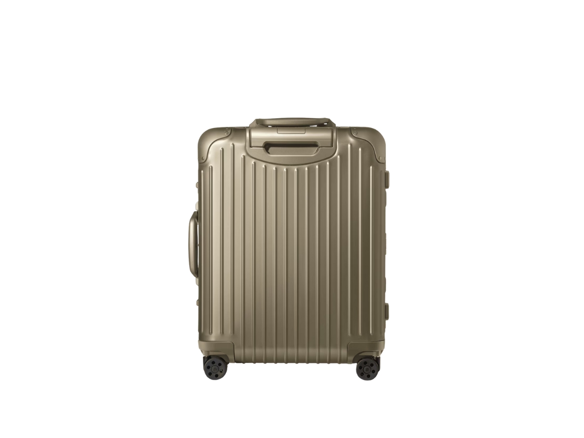 https://d2cva83hdk3bwc.cloudfront.net/92556044-rimowa-cabin-plus-titanium-2.jpg