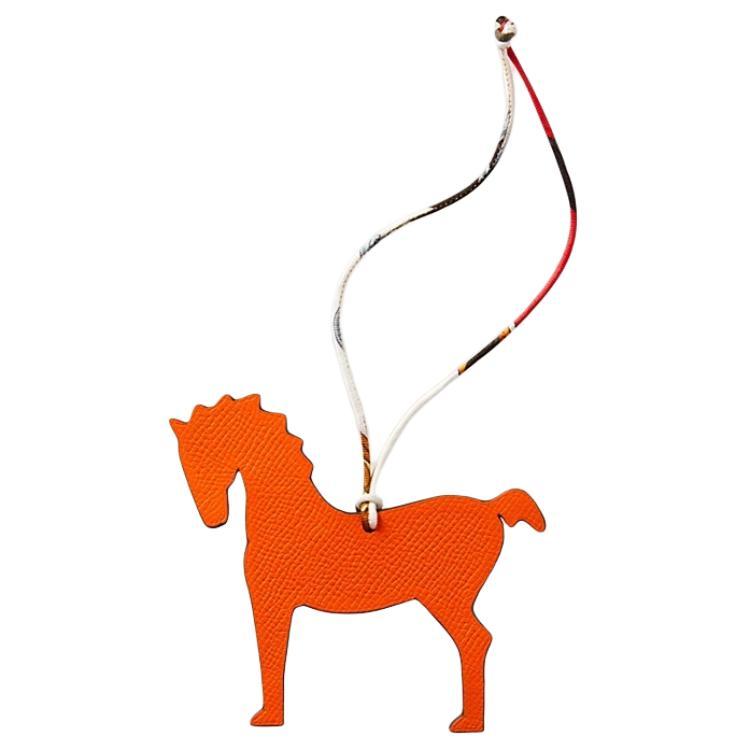 https://d2cva83hdk3bwc.cloudfront.net/98923961-hermes-silk-silk-twill-pendants-unisex-orange-yellow-blue-1.jpg