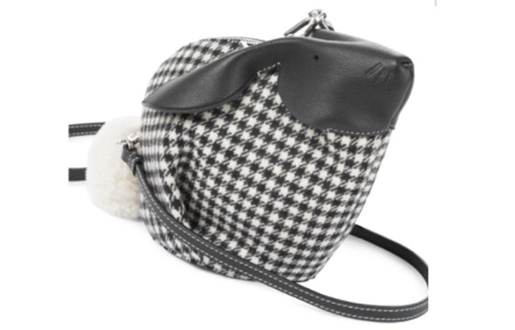 https://d2cva83hdk3bwc.cloudfront.net/A-28003861-loewe-crossbody-bags-1.jpg