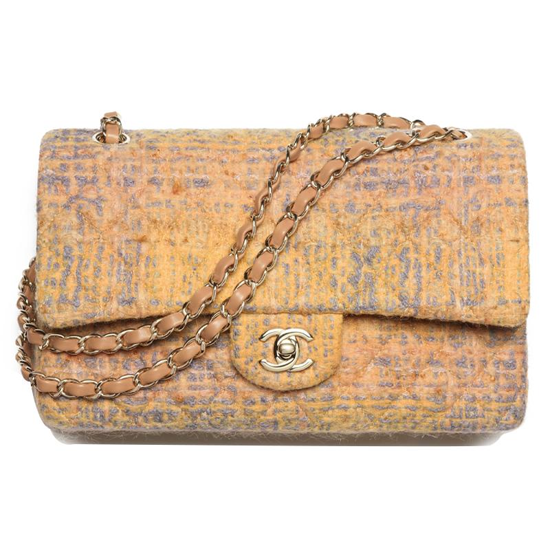https://d2cva83hdk3bwc.cloudfront.net/A01112-B18196-NZU80-chanel-classic-flap-cf-shoulder-bags-1.jpg
