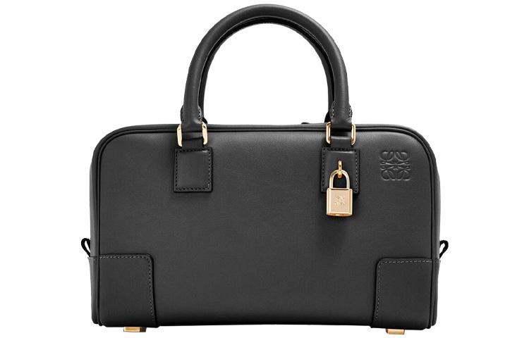 https://d2cva83hdk3bwc.cloudfront.net/A039N07X01-1100-loewe-amazona-23-bag-in-nappa-calfskin-black-1.jpg