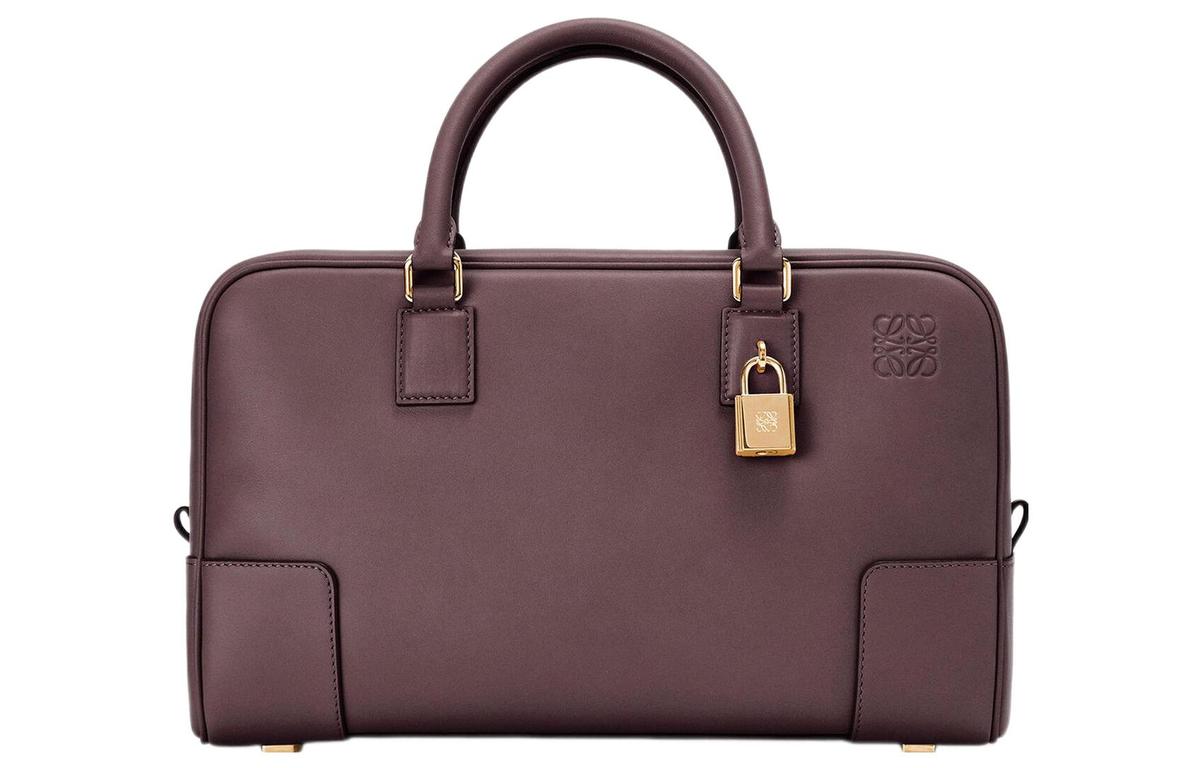 https://d2cva83hdk3bwc.cloudfront.net/A039N08X01-6170-loewe-handbags-1.jpg