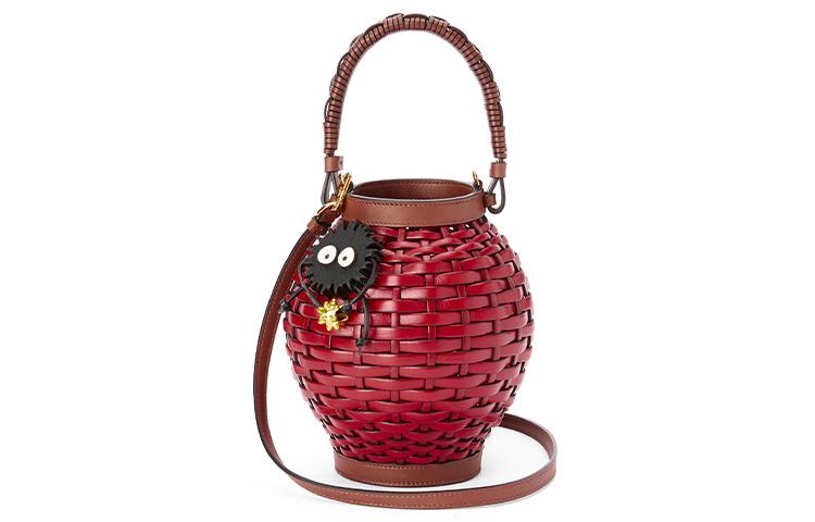 https://d2cva83hdk3bwc.cloudfront.net/A329Z52X01-7695-loewe-handbags-1.jpg