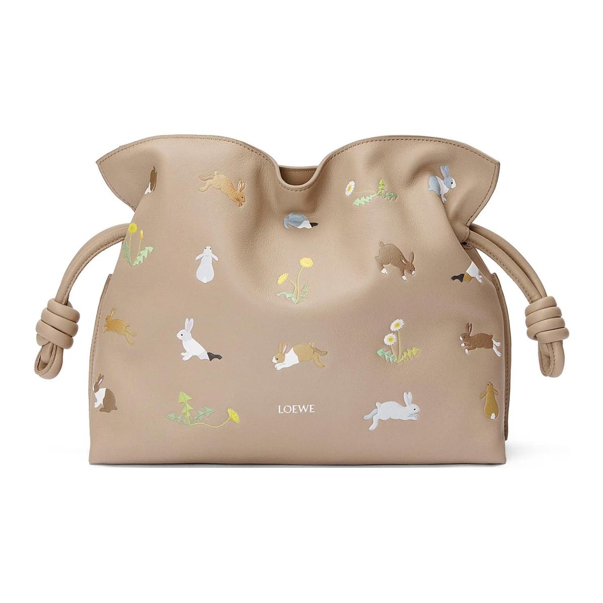 https://d2cva83hdk3bwc.cloudfront.net/A411FC1XCV-2150-loewe-flamenco-nappa-cow-leather-detachable-adjustable-strap-magnetic-closure-medium-size-women-s-sand-1.jpg