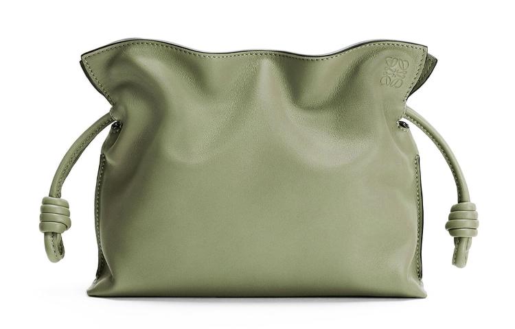 https://d2cva83hdk3bwc.cloudfront.net/A411FC2X05-6424-loewe-flamenco-clutches-1.jpg