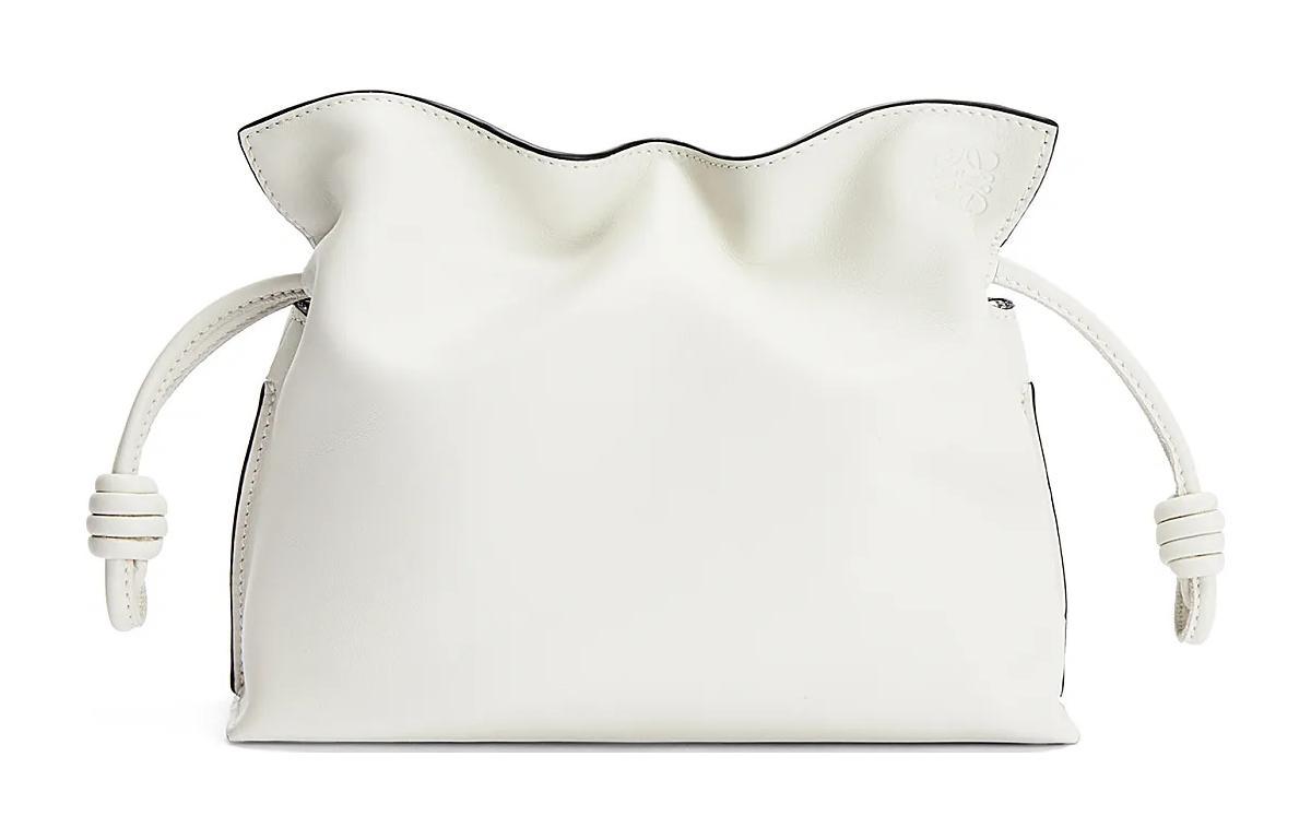 https://d2cva83hdk3bwc.cloudfront.net/A411FC2X17-1950-loewe-flamenco-nappa-cow-leather-one-shoulder-crossbody-clutches-mini-women-s-cotton-white-1.jpg