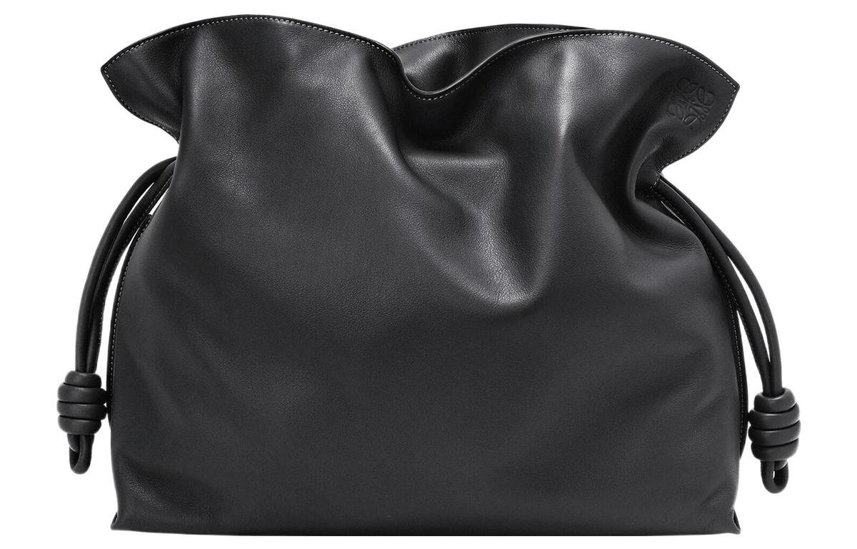https://d2cva83hdk3bwc.cloudfront.net/A411FL1X01-1100-loewe-flamenco-clutch-in-nappa-calfskin-large-black-1.jpg