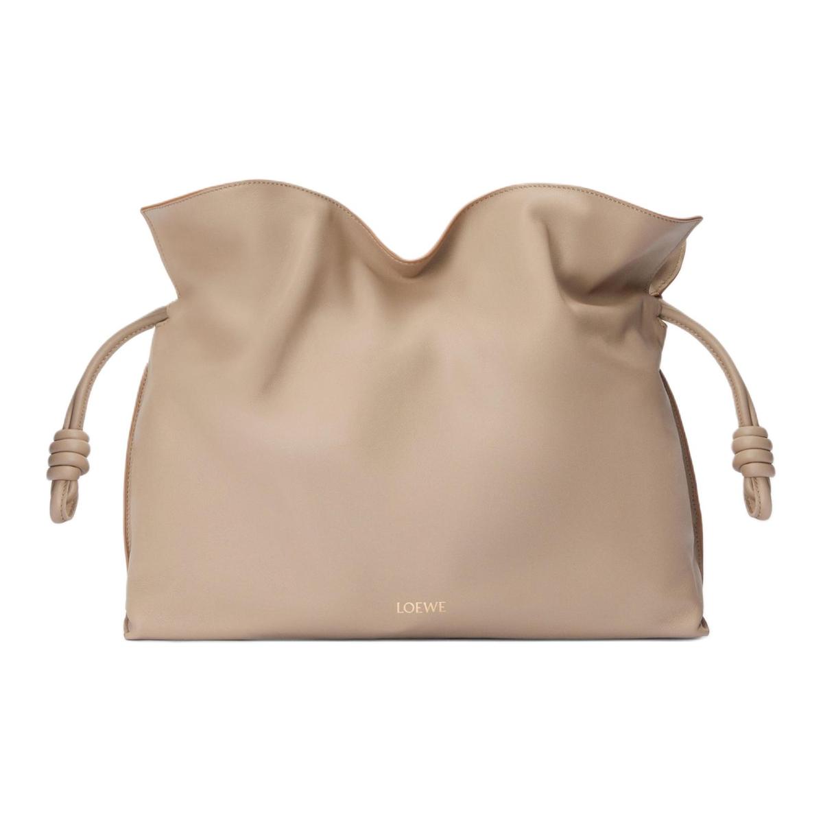 https://d2cva83hdk3bwc.cloudfront.net/A411FL1X18-2150-loewe-flamenco-napa-calf-leather-clutch-large-size-women-s-sand-1.jpg