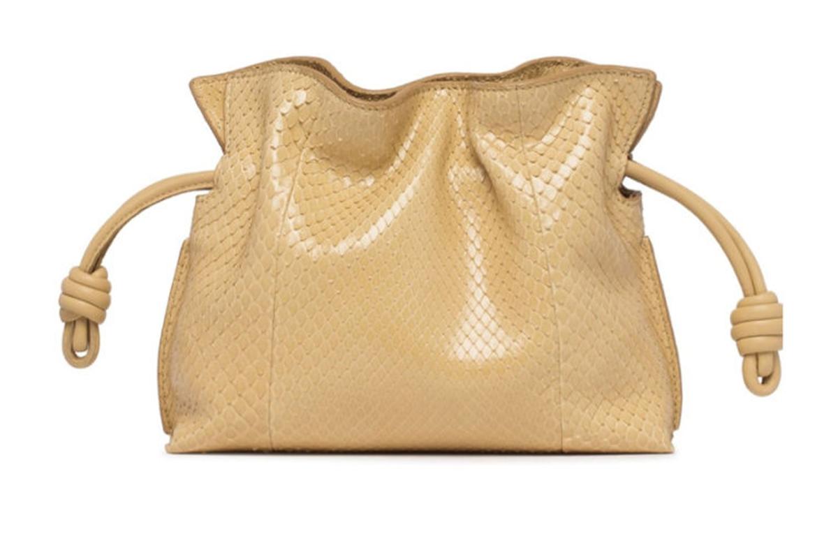https://d2cva83hdk3bwc.cloudfront.net/A501FC2X01-8752-loewe-flamenco-leather-one-shoulder-crossbody-clutches-women-s-light-brown-1.jpg