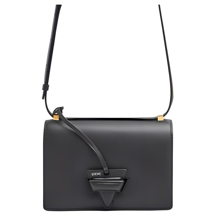 https://d2cva83hdk3bwc.cloudfront.net/A532M15X02-1100-loewe-barcelona-shoulder-bags-1.jpg
