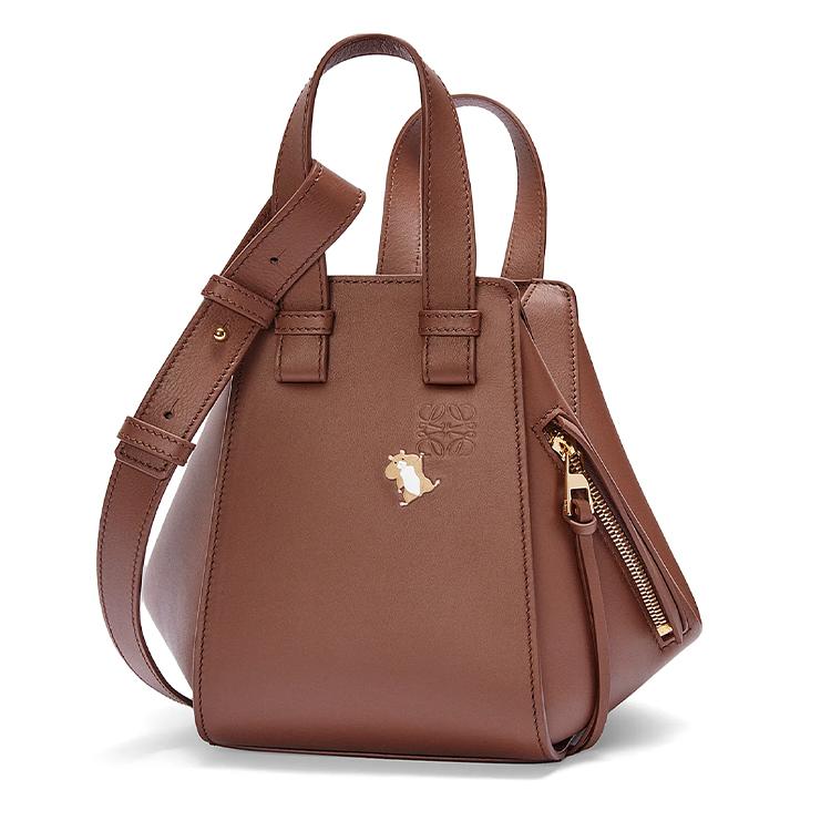https://d2cva83hdk3bwc.cloudfront.net/A538H13X46-3605-loewe-suna-fujita-collaboration-hammock-nappa-cow-leather-shoulder-bag-crossbody-bag-handbag-women-s-cigar-1.jpg
