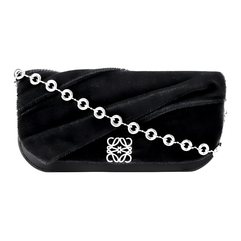 https://d2cva83hdk3bwc.cloudfront.net/A559O45X02-1100-loewe-goya-shoulder-bags-1.jpg