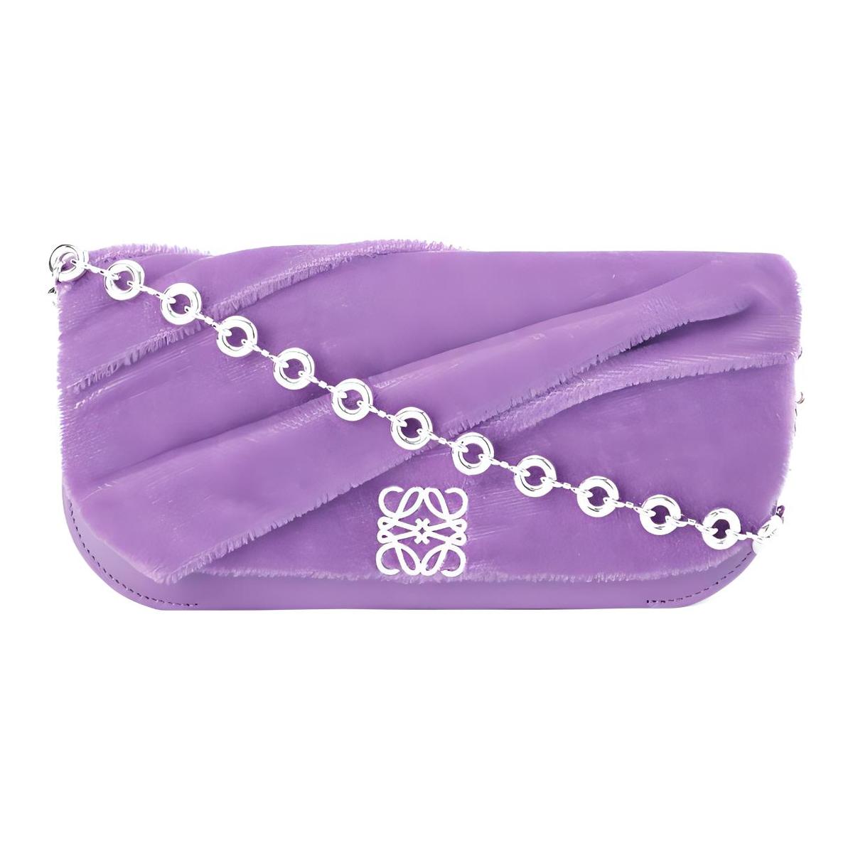 https://d2cva83hdk3bwc.cloudfront.net/A559O45X02-3885-loewe-goya-shoulder-bags-1.jpg
