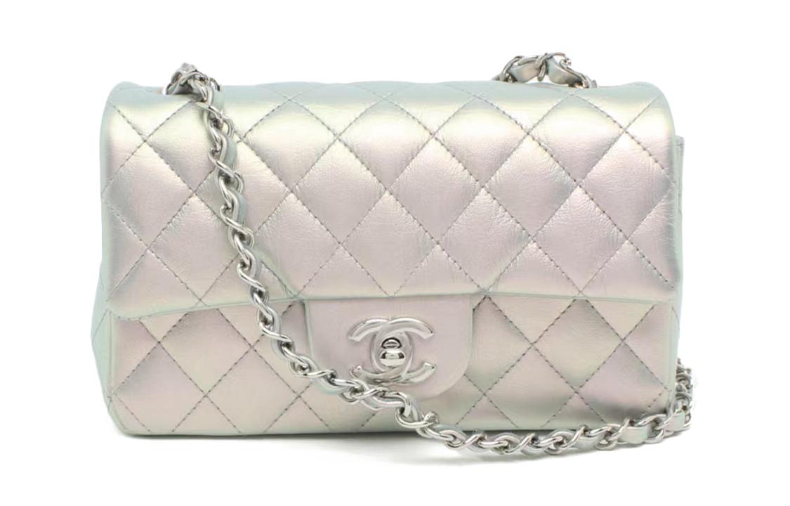 https://d2cva83hdk3bwc.cloudfront.net/A69900-B06640-NF622-chanel-classic-flap-cf-crossbody-bags-1.jpg
