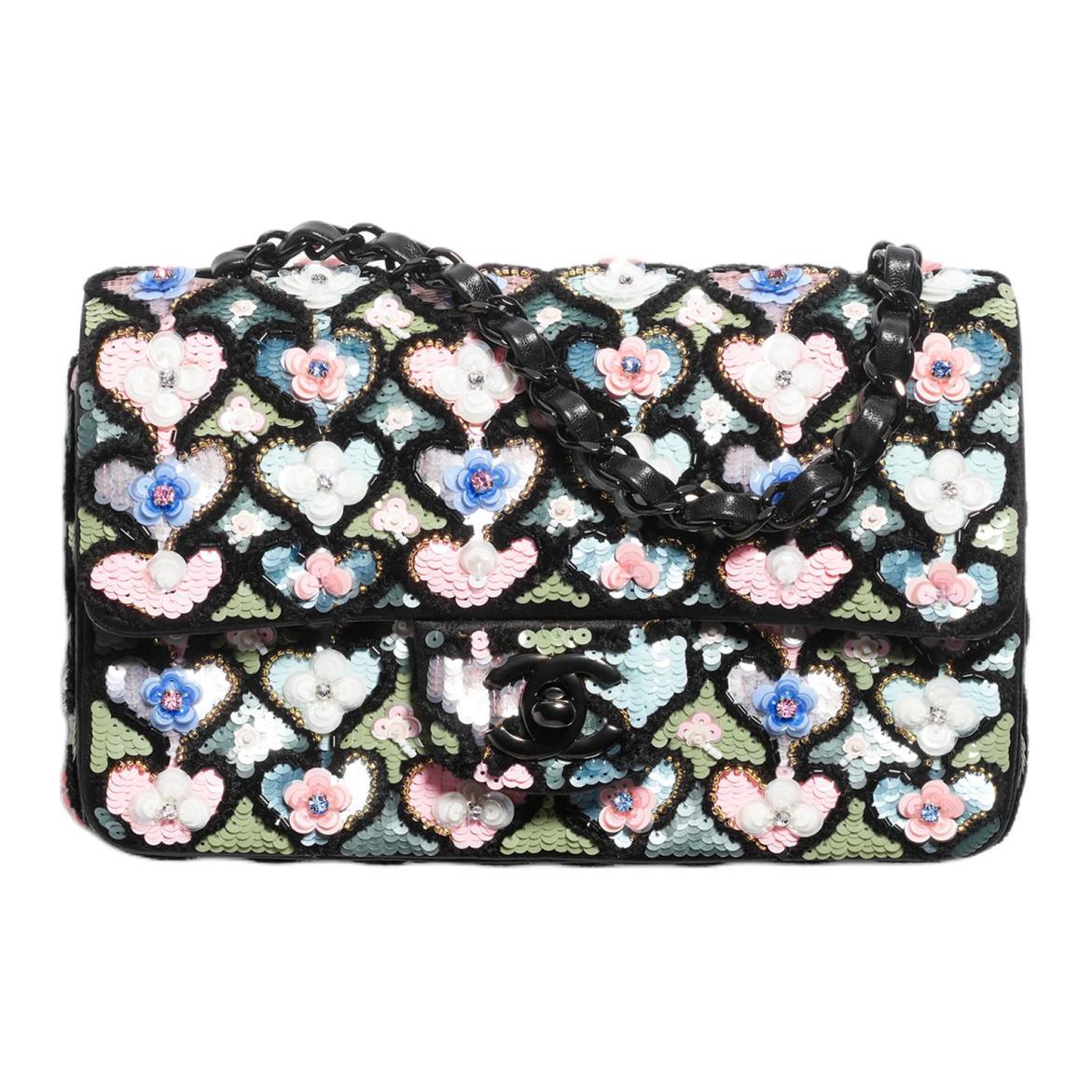 https://d2cva83hdk3bwc.cloudfront.net/A69900-B17462-NZC04-chanel-classic-flap-cf-shoulder-bags-1.jpg