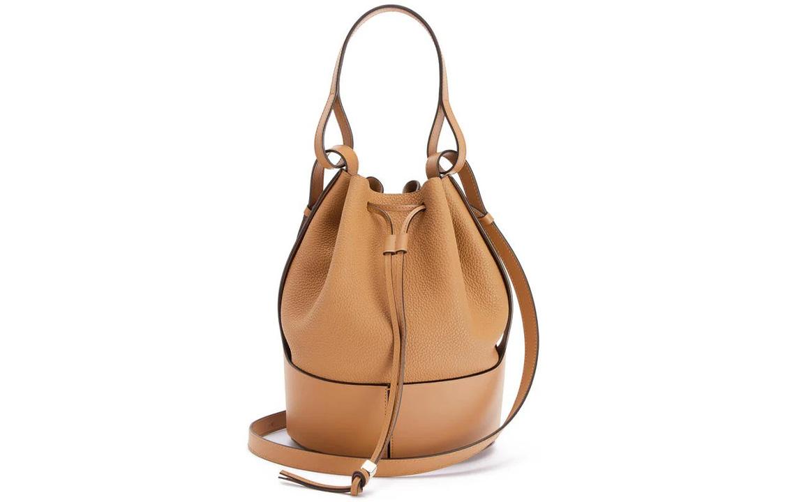 https://d2cva83hdk3bwc.cloudfront.net/A710AC3X16-5542-loewe-handbags-1.jpg