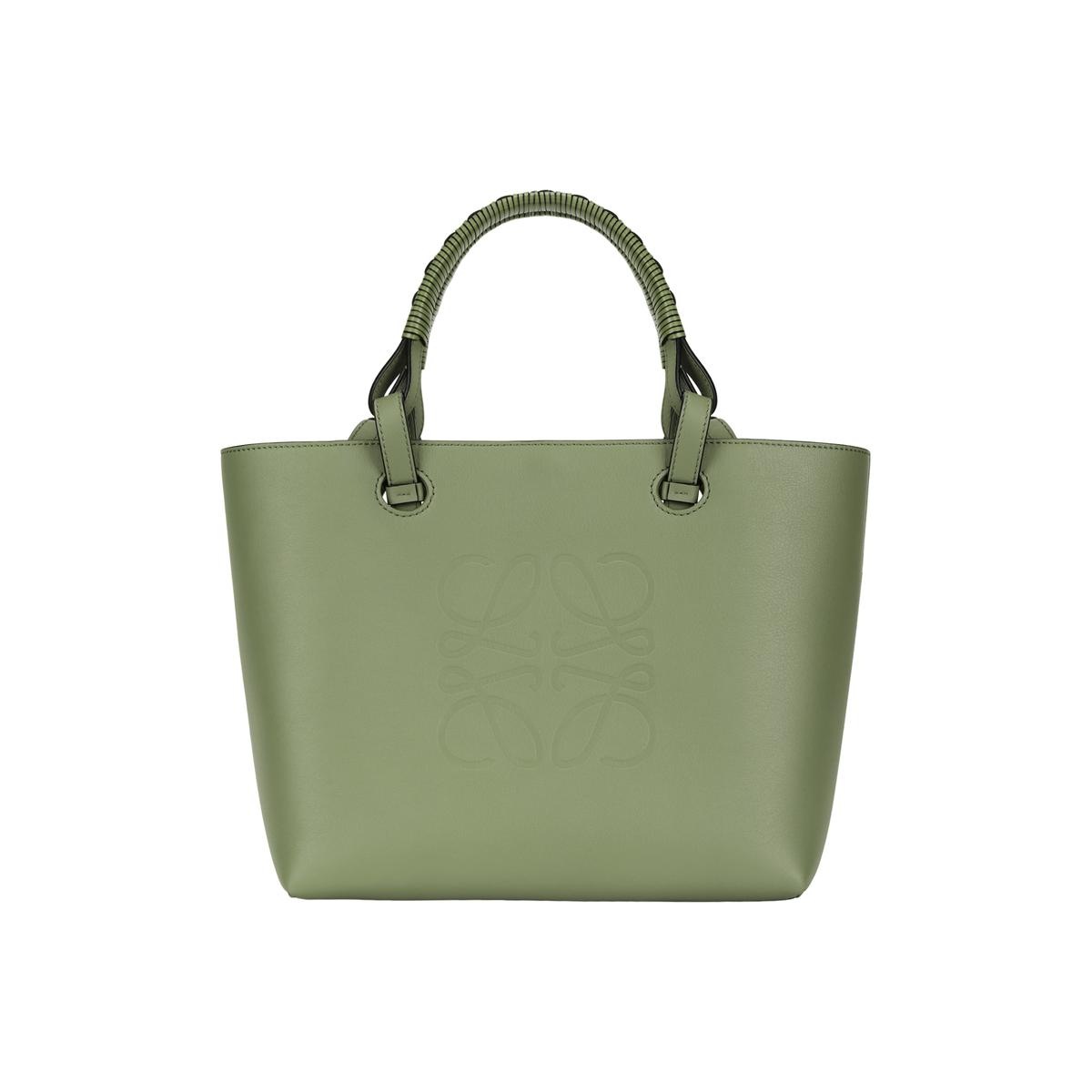 https://d2cva83hdk3bwc.cloudfront.net/A717S72X02-6424-loewe-anagram-shoulder-bags-1.jpg